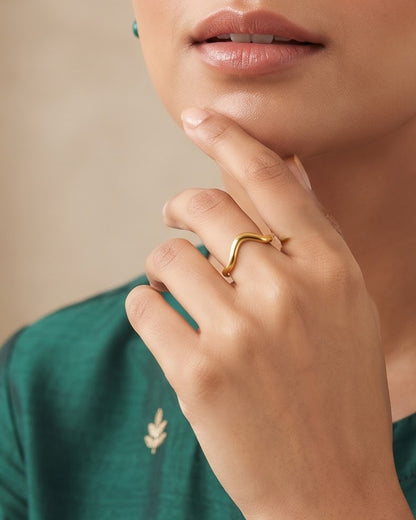 Solvaya Wave Band Ring - Model / Worn Shot