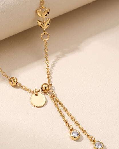 Solkona Leaf Drop Lariat Necklace – Close-up Shot