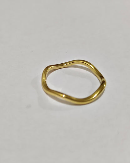 Solvaya Wave Band Ring - Close-up / Detail Shot