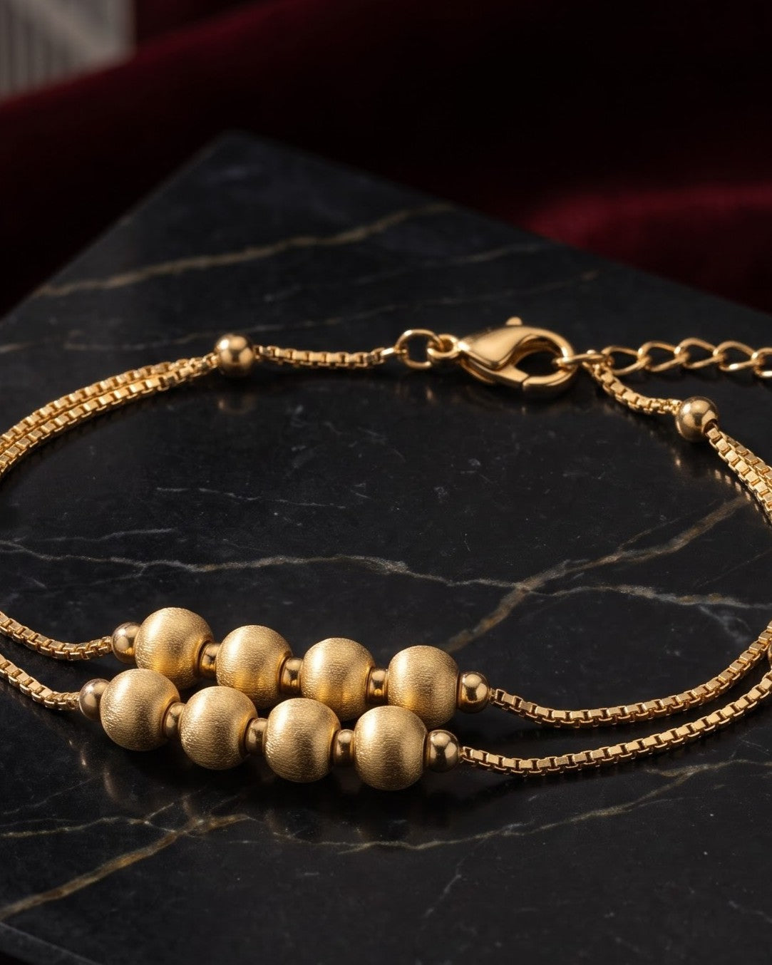 Solayo Cascade Chain Bracelet - Close-up Detail Shot