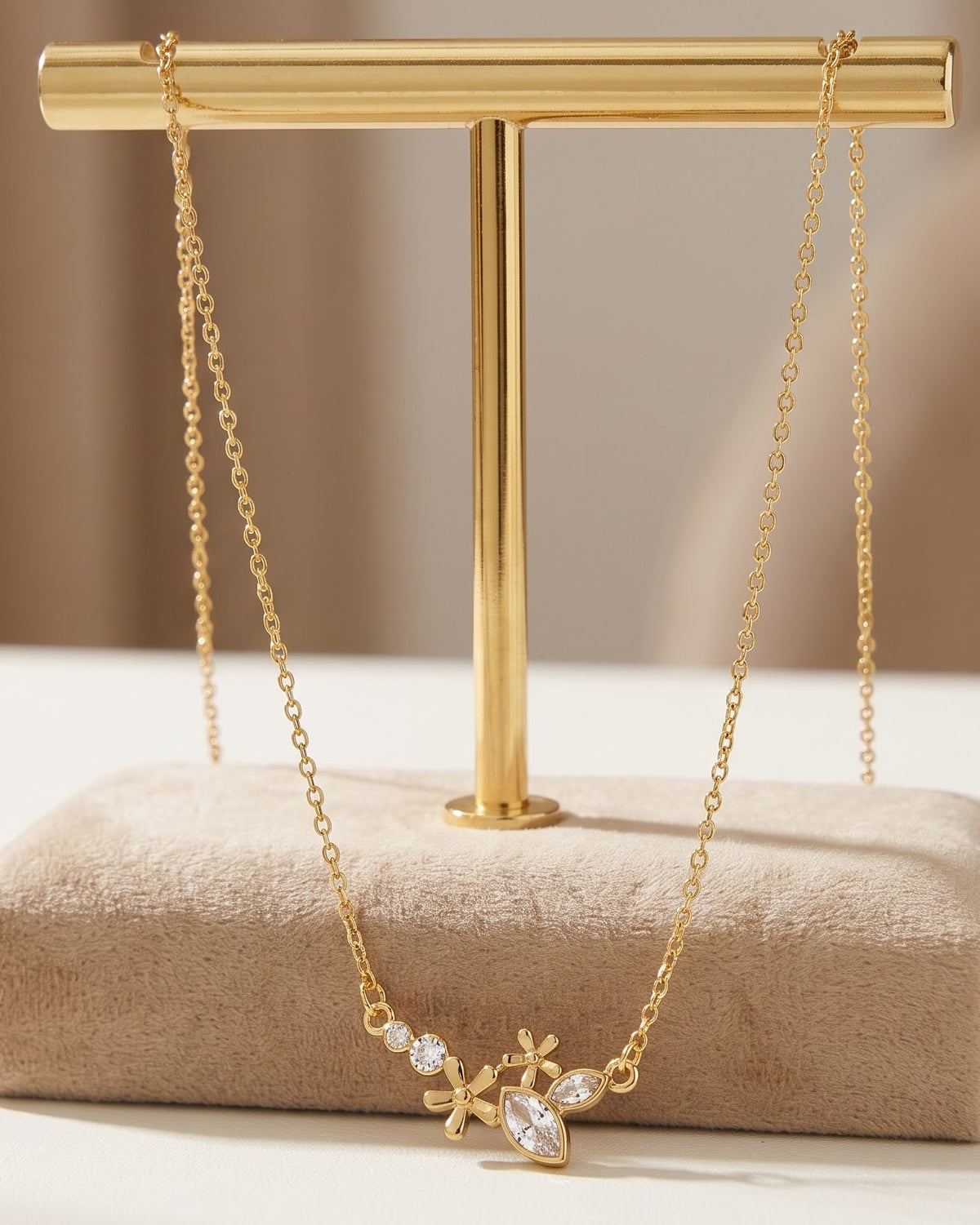 Solteka Bloom Chain Necklace – Stand/Display Shot