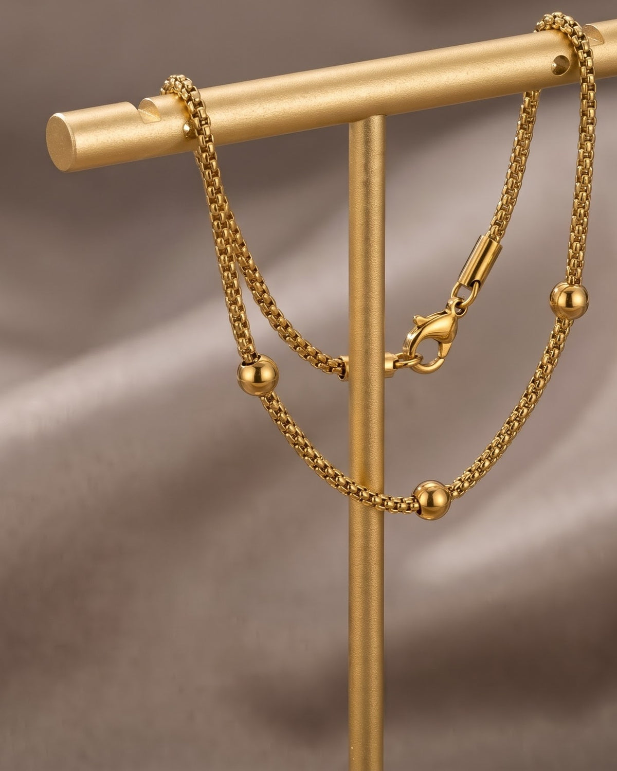Solmeva Station Chain Bracelet - Stand Display Shot