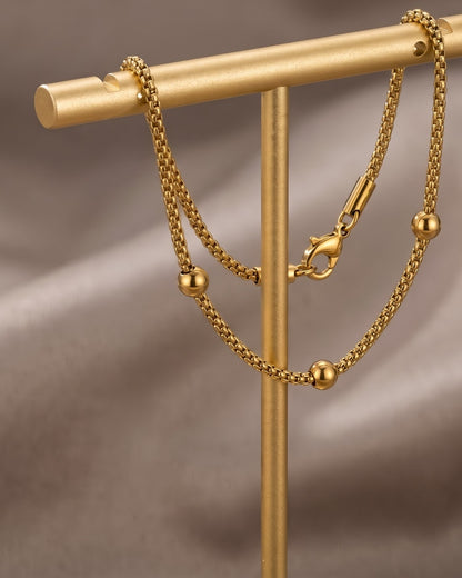 Solmeva Station Chain Bracelet - Stand Display Shot
